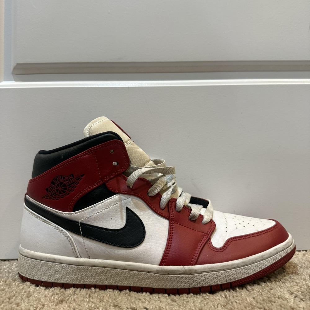 Nike Air Jordan 1 Mid Mens Size 8.5 Red White Leather Sneakers 554724-173